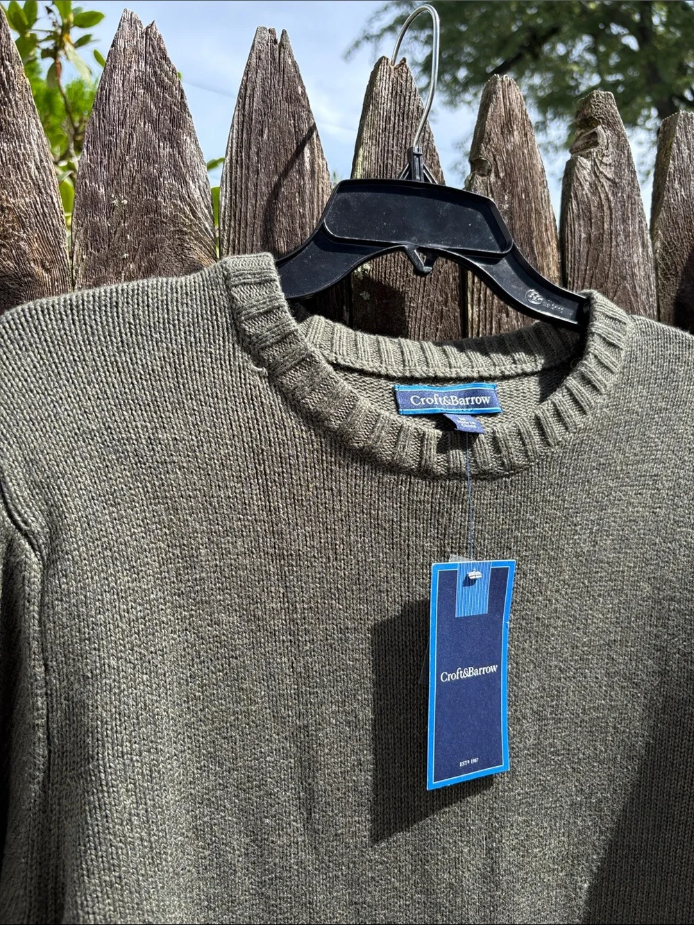 Croft & barrow medium olive cotton blend crew. NWT!